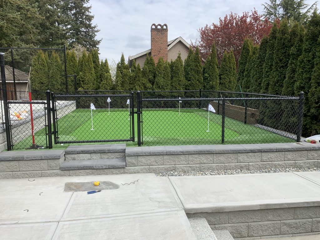 Black Chain-Link For Mini Golf Course